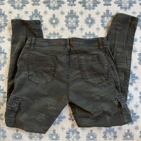 Sanctuary camp civilian size 31 - Picture 2 of 4